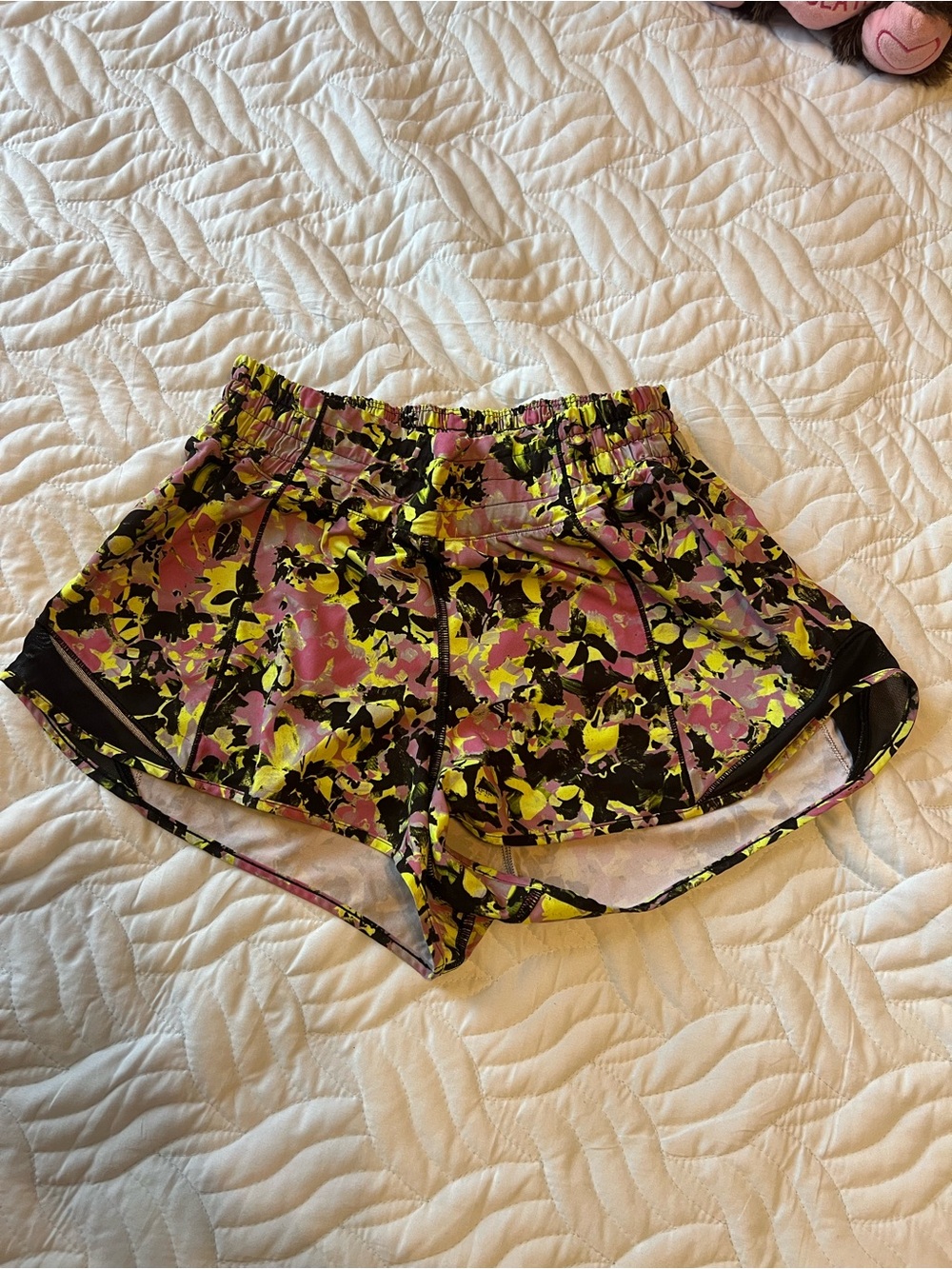 Lululemon Hotty Hot Shorts 2.5” size 6
